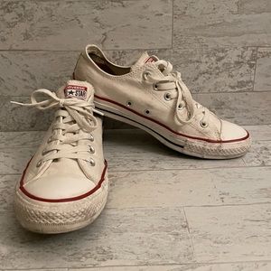 Converse white women’s size 10 used in good condition